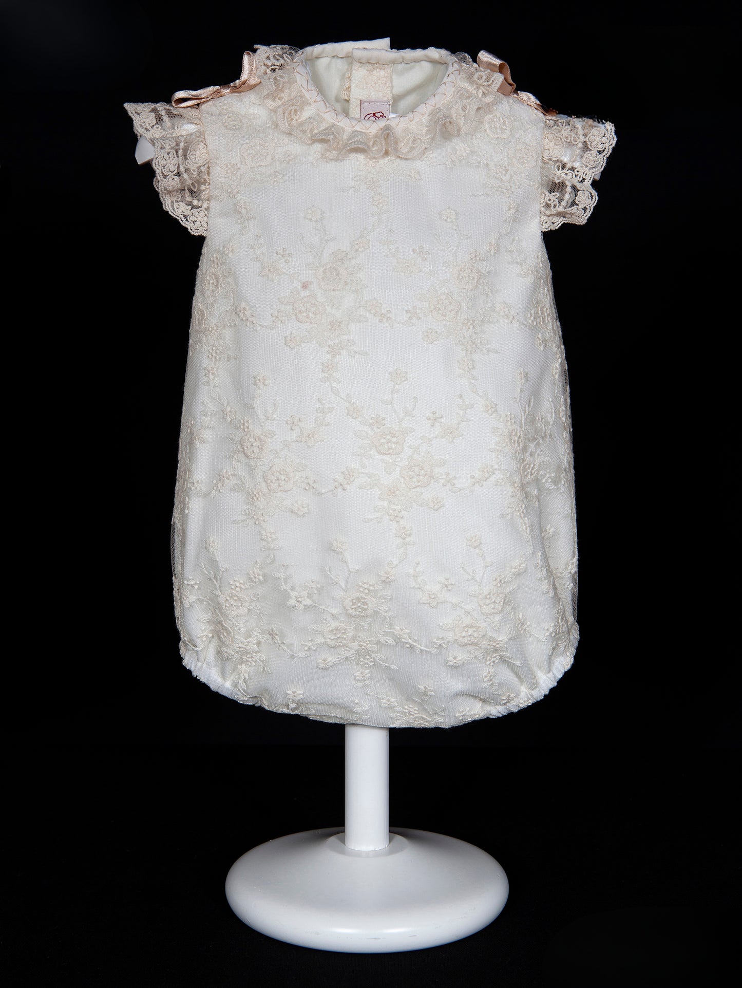 Conjunto 2643 con gorro y zapatitos de la marca MIMOSINES