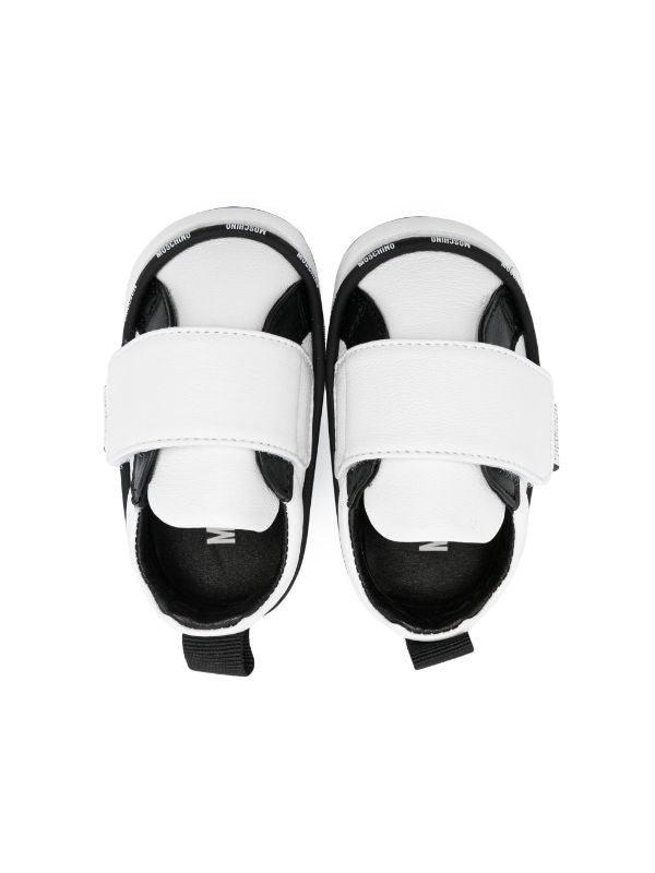 Zapatos primeros pasos con logo bordado Moschino 75824