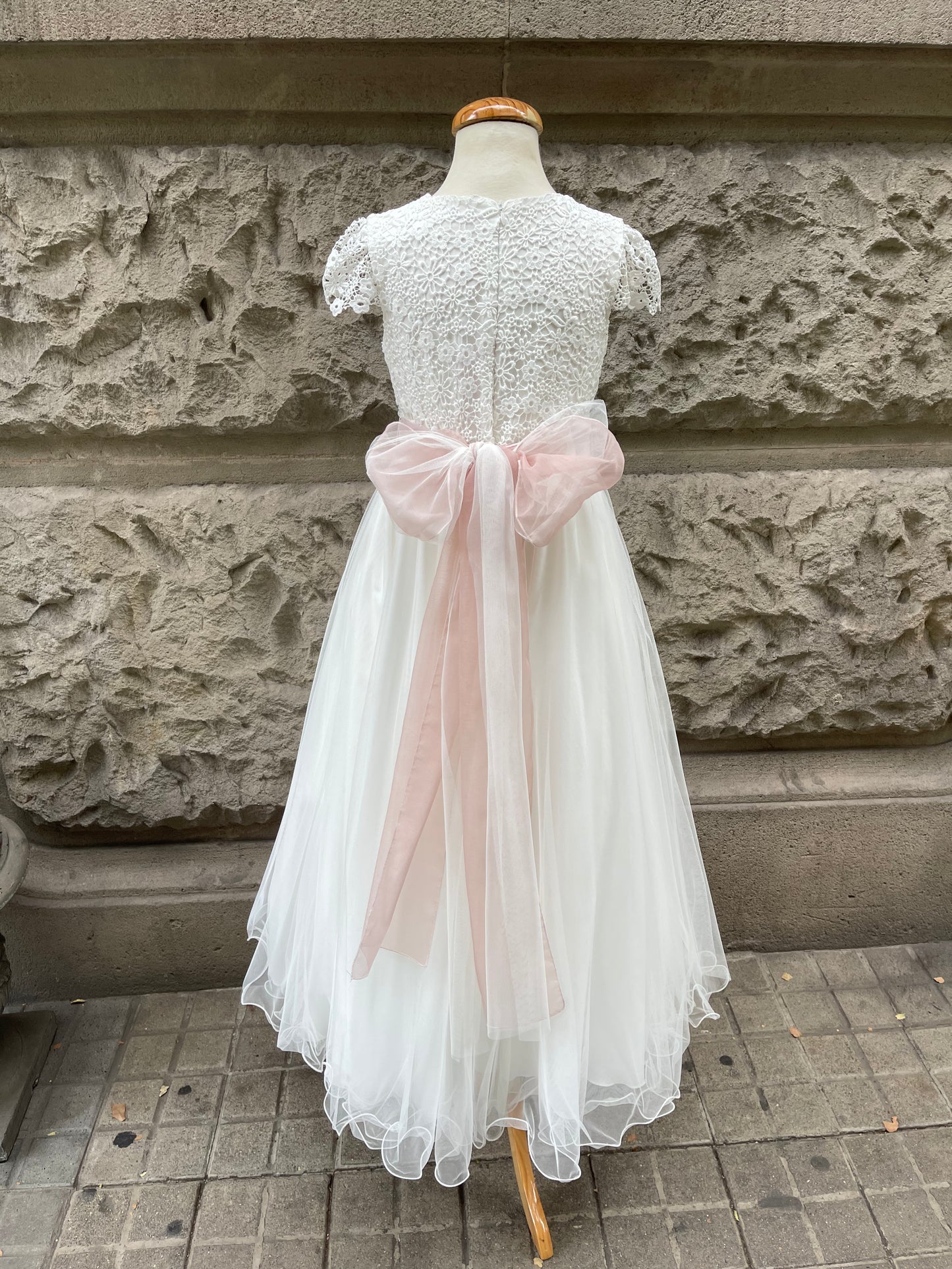 Communion dress 513 for girls of the brand MIMILÚ