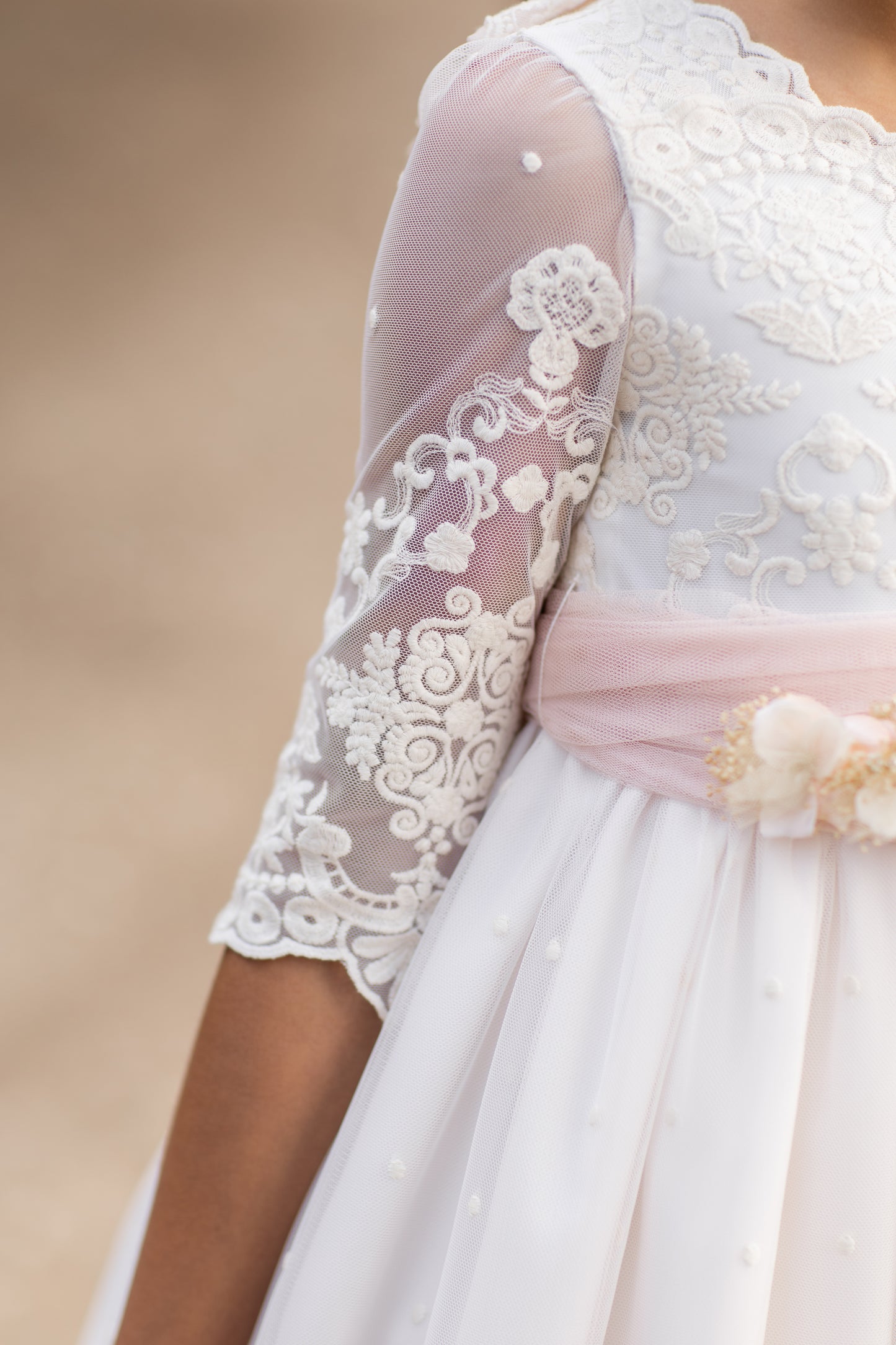 Communion dress model HELIA of the ALHUKA brand.