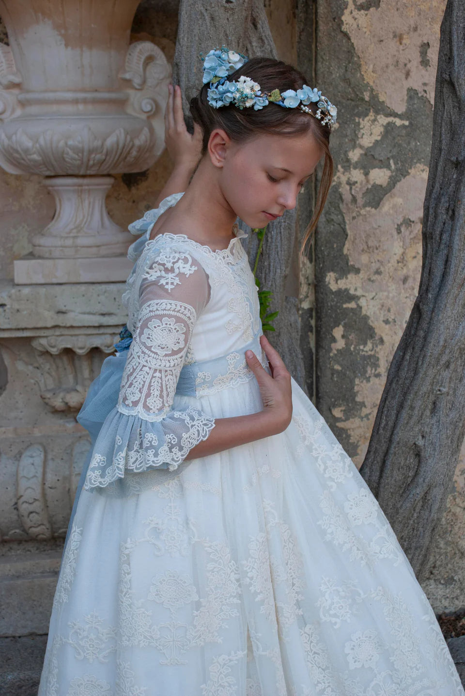 فستان LUNA AZUL من ماركة MON AIR (يتضمن تاج الزهرة)