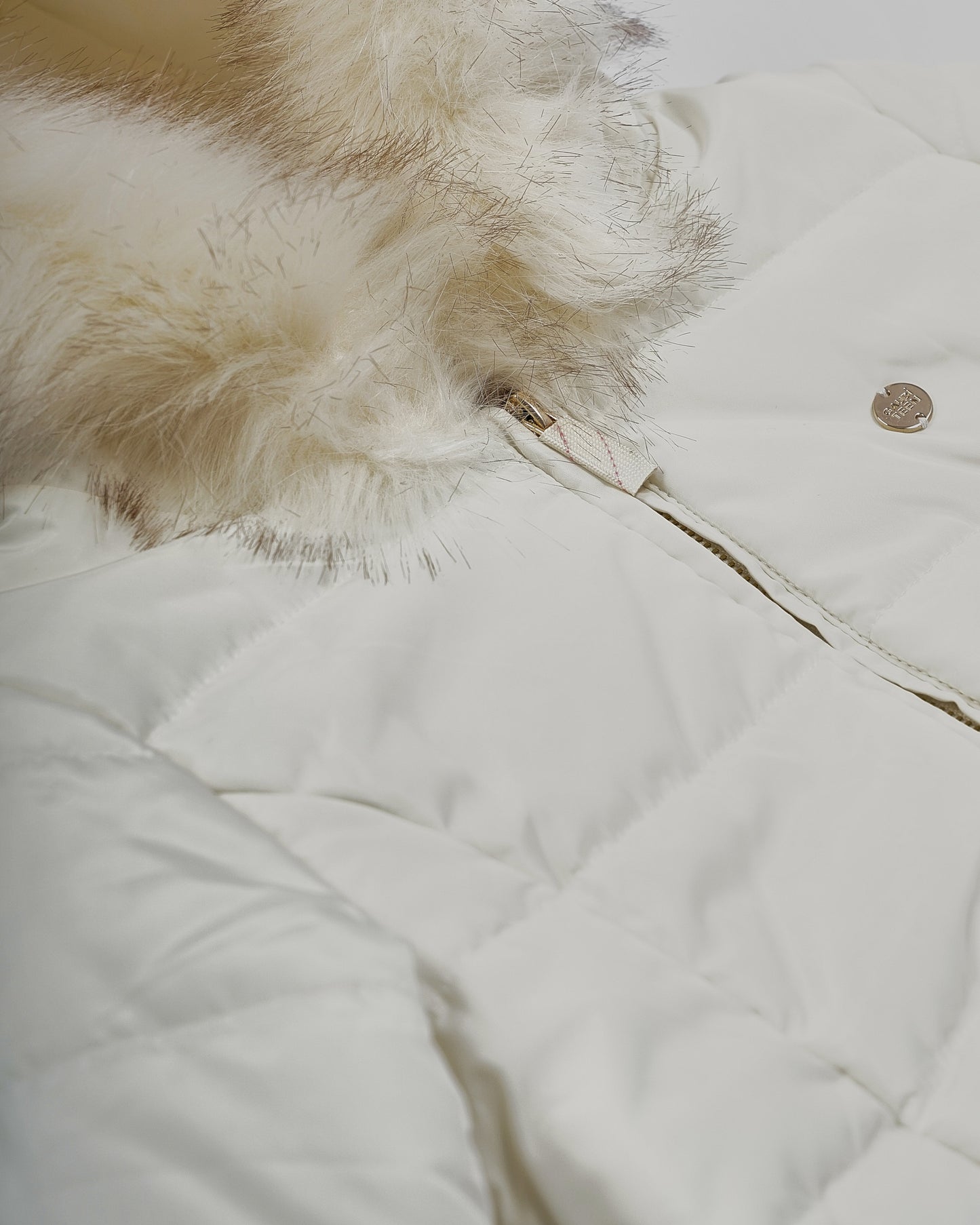 Chaqueta invierno blanca para niña de GAUDÍ