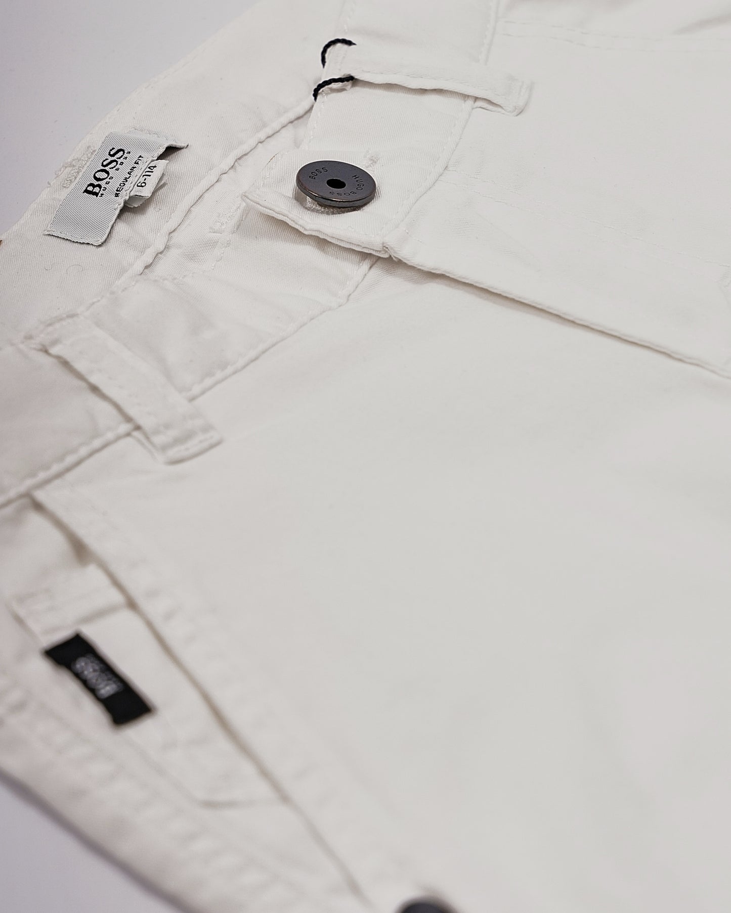 ROPA PARA NIÑOS - BERMUDA BLANCA HUGO BOSS