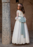 Communion dress model IVONBE of Manuela Macias brand.