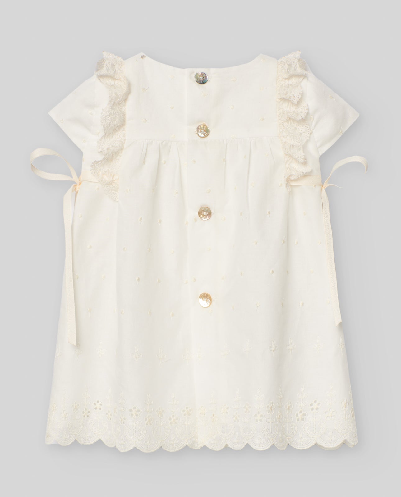 Vestido blanco con bragita y gorro para bebé niña de la marca Paz Rodriguez