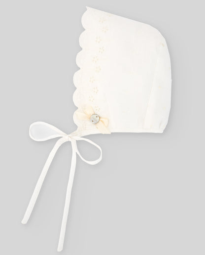 Vestido blanco con bragita y gorro para bebé niña de la marca Paz Rodriguez