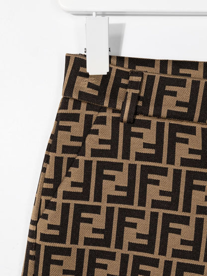 Shorts para niño con motivo FF de la marca Fendi