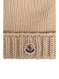 Gorro beige estampado con logo MONCLER