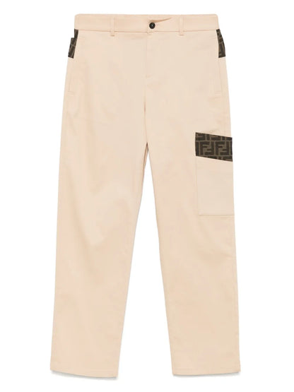Pantalón para niño de gabardina elástica beige de la marca Fendi Kids
