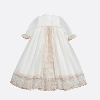 Faldón de bautizo con capota y bragita de la marca Amaya