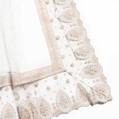 Faldón de bautizo con capota y bragita de la marca Amaya