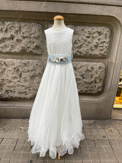 Vestido de comunión 541 para niñas de la marca MIMILÚ (el cinturón y la flor son diferentes de la foto)