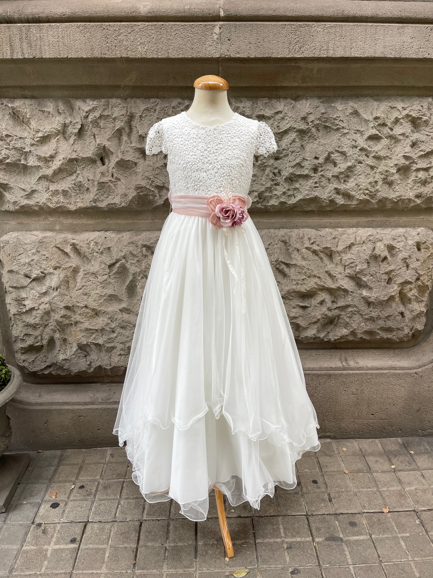 Vestido de comunión 513 para niñas de la marca MIMILÚ