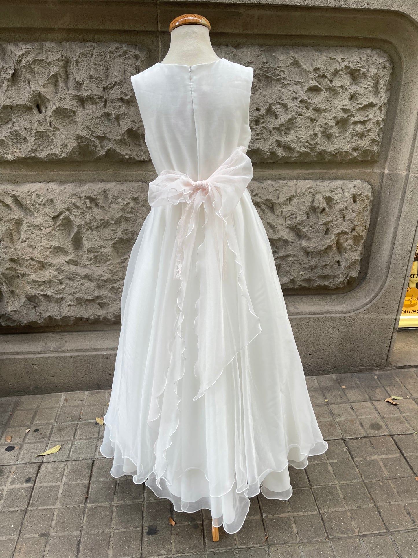 Vestido de comunión 504 para niñas de la marca MIMILÚ