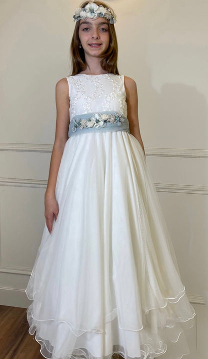 Vestido de comunión 541 para niñas de la marca MIMILÚ (el cinturón y la flor son diferentes de la foto)