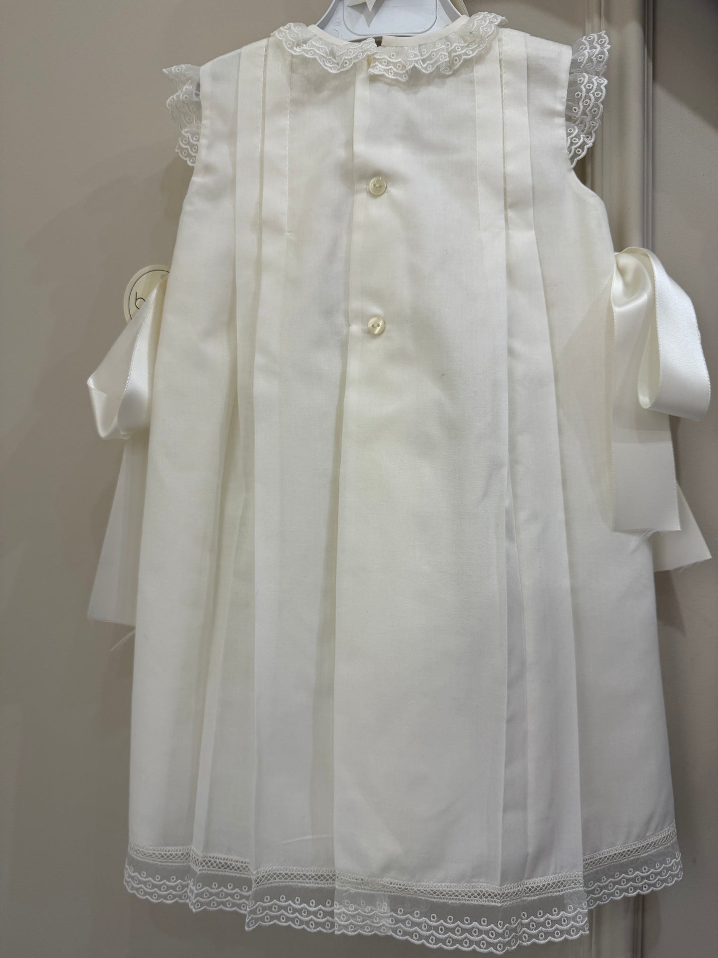 Faldón Olivia con gorro de la marca Belan