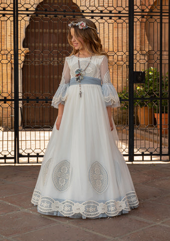 Vestido de comunión el modelo IVONBE de la marca Manuela Macías
