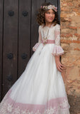 Vestido de comunión el modelo ODETTE de la marca Manuela Macías (corona de flores y rosario incluidos)