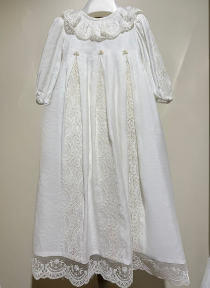 Faldón de viscosa con capota y bragita de la marca Amaya