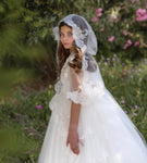 Chaqueta de comunion y ceremonia 579 estilo capa del encaje con capucha para niña de la marca MIMILÚ