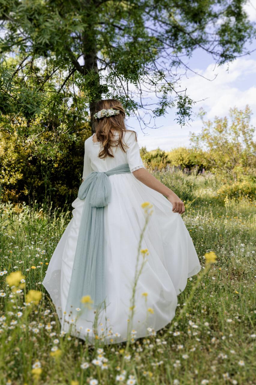 Vestido de comunión Lucía para niña de la marca Coordinanos