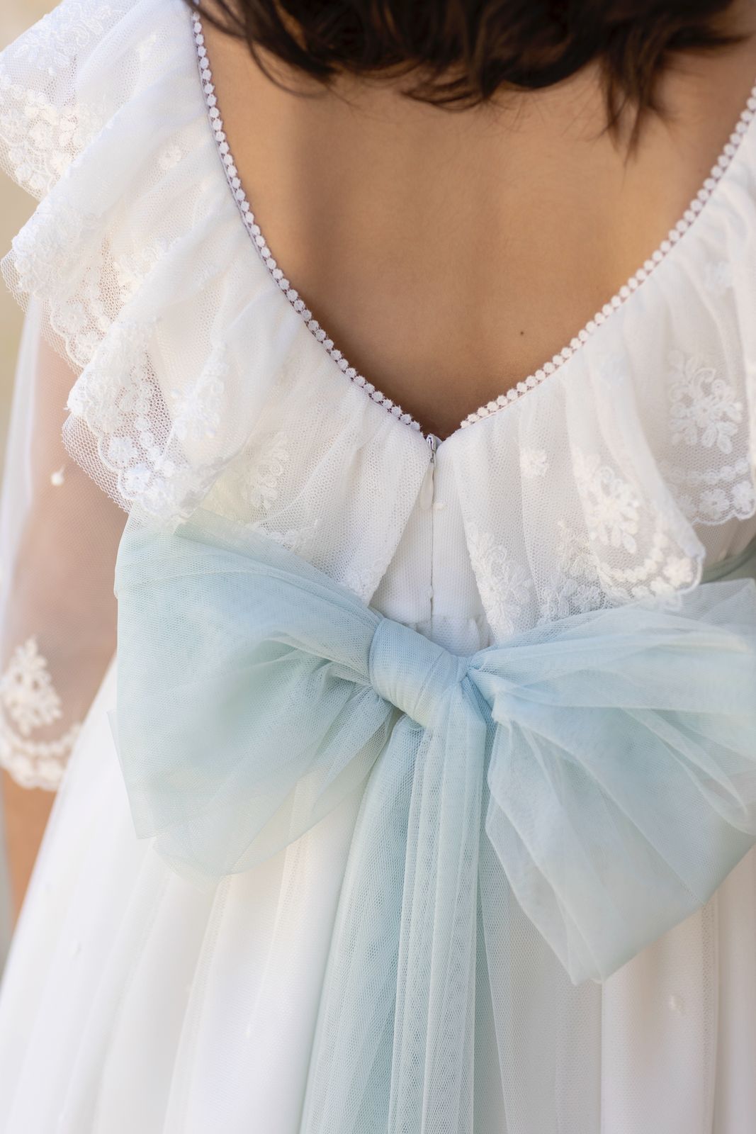 Vestido de comunión MUSGO de la marca ALHUKA (corona no está incluida)