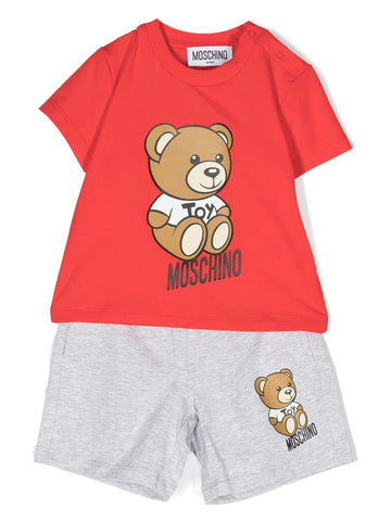ملابس الأطفال - طقم تي شيرت وبنطلون أحمر قصير مزين بزخارف MOSCHINO Teddy Bear