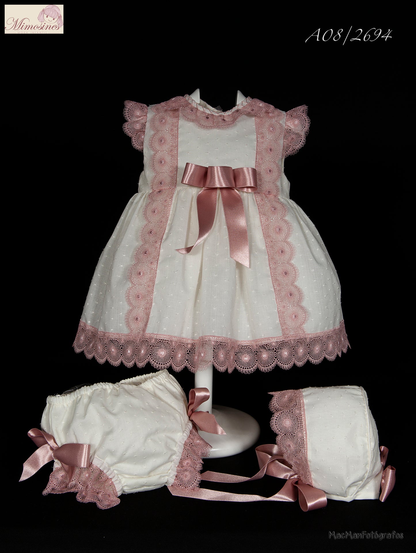 Vestido con bragitas 2694  con gorro y zapatitos  de la marca MIMOSINES