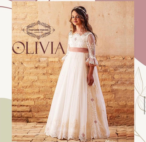 Olivia communion dress for girl of Manuela Macias brand.