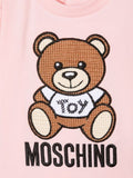 ملابس أطفال - تيشيرت وردي للفتيات الصغيرات بتطريز الدب وشعار MOSCHINO