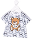 ملابس الأطفال - تيشيرت لعبة باللون الأبيض للطفل الرضيع مع تطريز الدب وشعار MOSCHINO