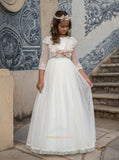 Leyre communion dress for girl of Manuela Macias brand.