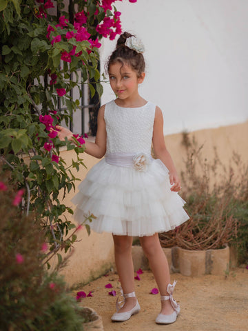 فستان حفل أبيض مع تفاصيل الصدار 622 من ماركة MIMILÚ