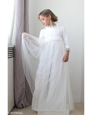 فستان Plumetti باللون الأبيض &quot;من التول في الياقات والأصفاد&quot; من ماركة PETRITAS (القوس غير متضمن)